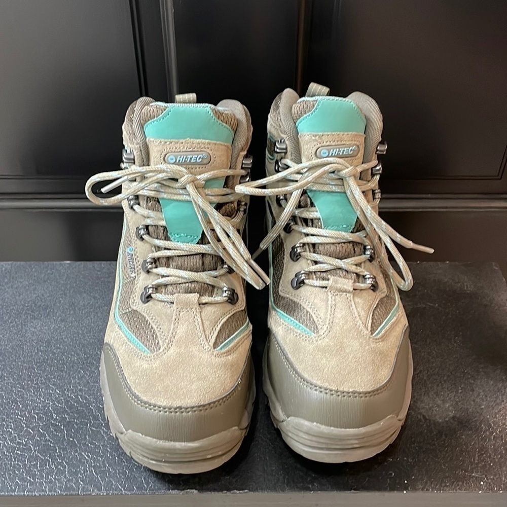 Hiking Boots Waterproof Lace Up Hi-Tec size 8